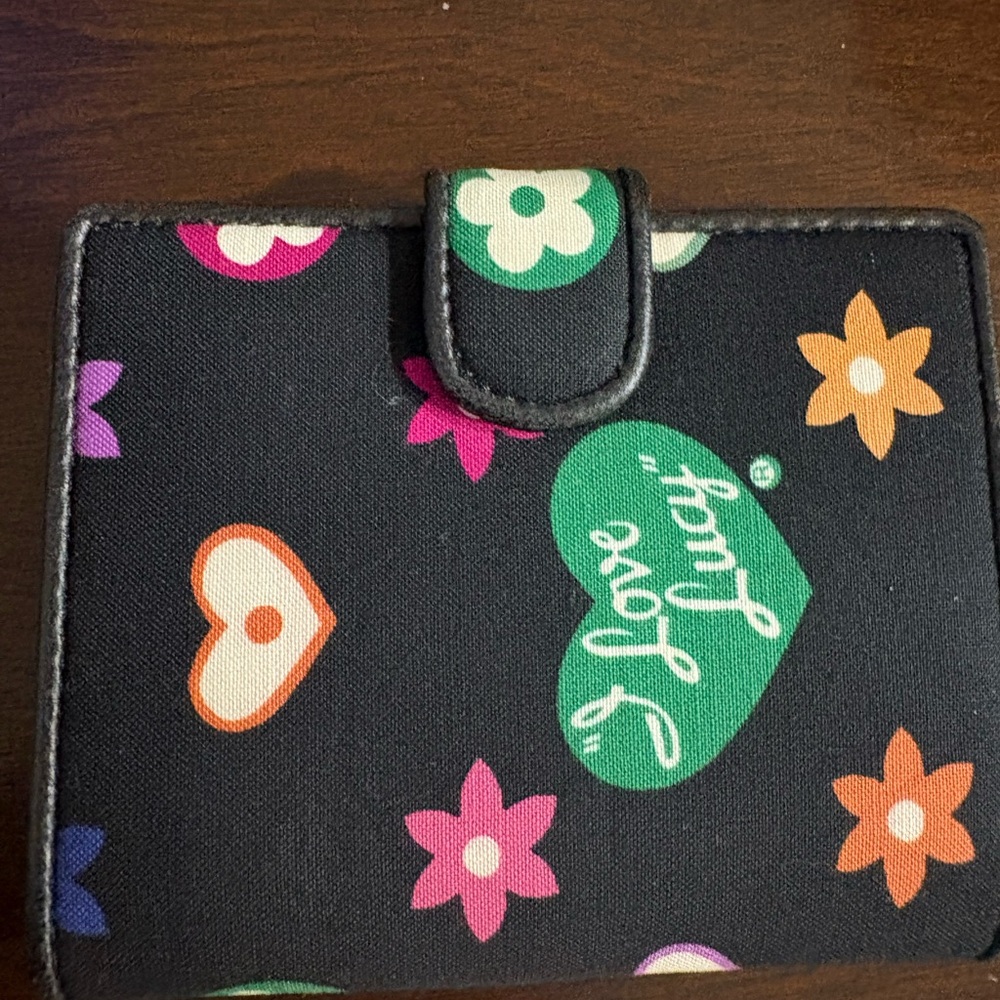 I Love Lucy Floral Wallet - Picture 1 of 7
